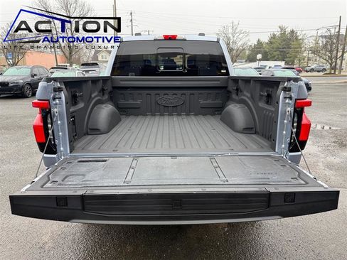 Used 2022 Ford F150 Lightning Platinum image 18