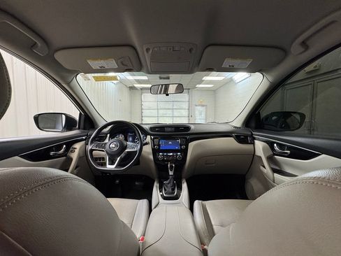 Used 2017 Nissan Rogue Sport SL AWD/4WD image 19
