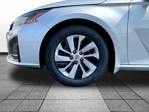 Certified 2023 Nissan Altima 2.5 S FWD image 36