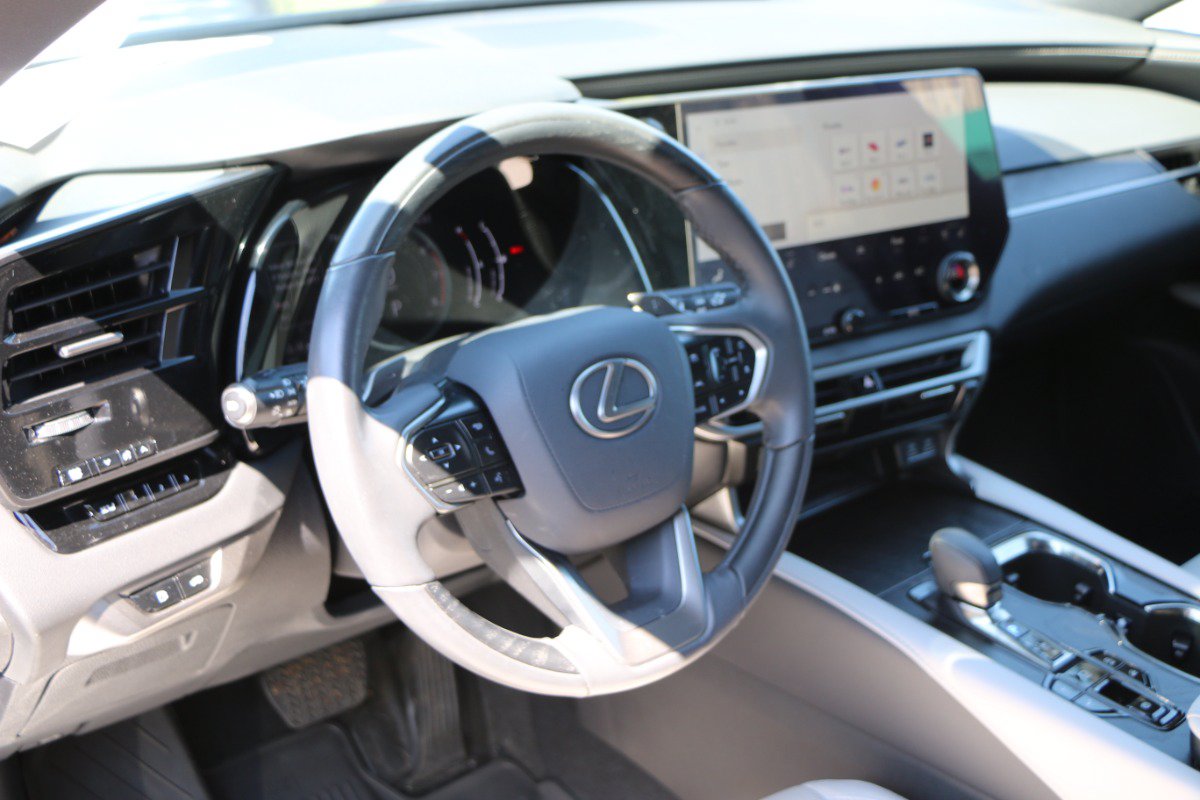 Used 2023 Lexus RX 350 Premium Plus w/ Accessory Package AWD/4WD image 17