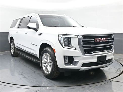 Used 2022 GMC Yukon XL SLT image 2