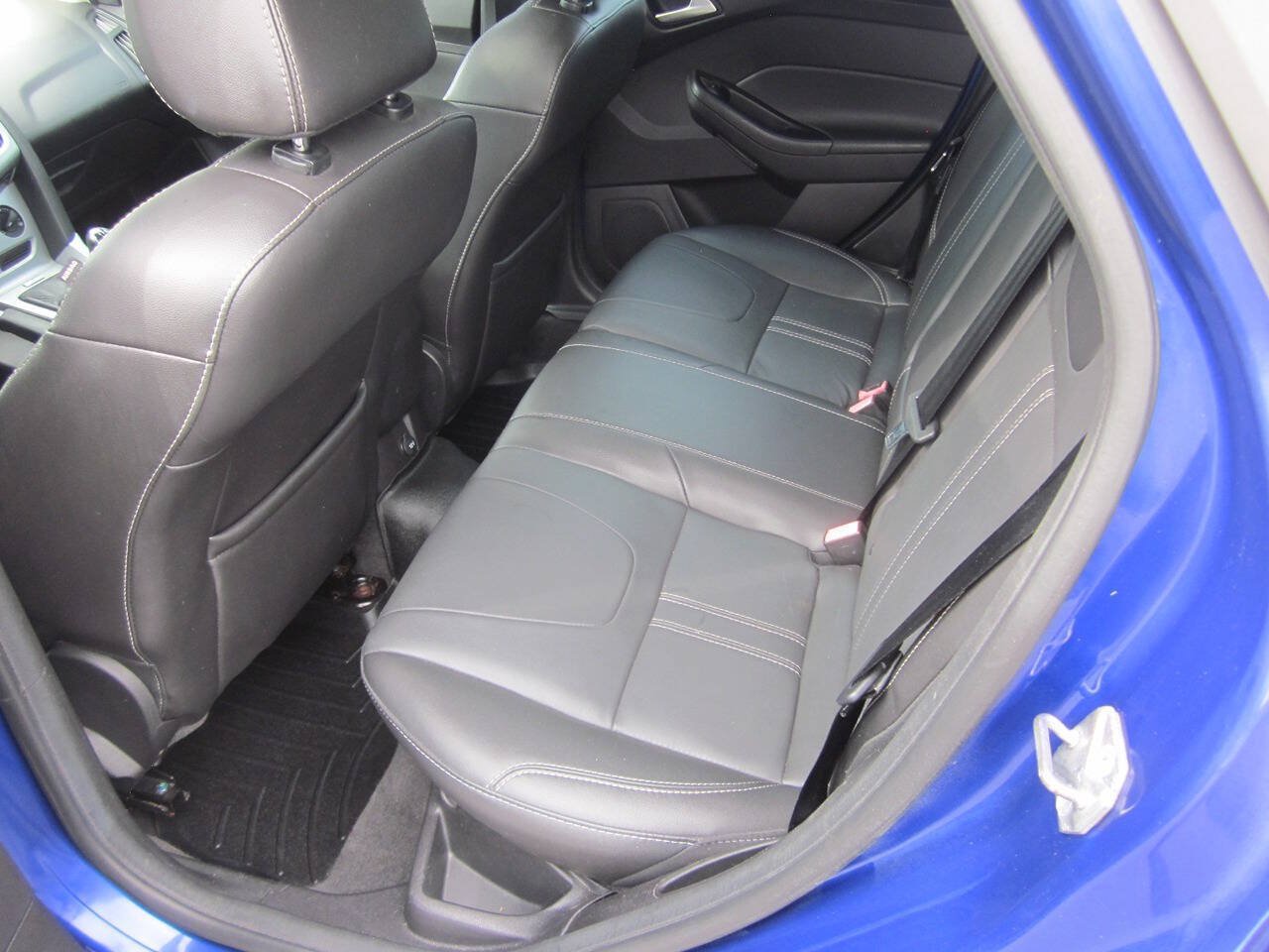 Used 2014 Ford Focus SE w/ Equipment Group 201A FWD image 24