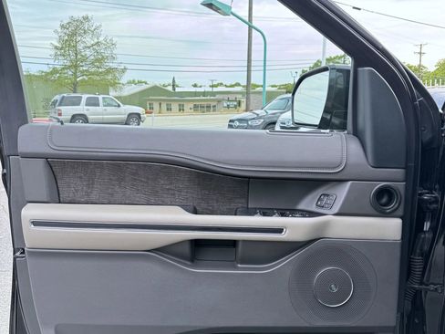 Used 2019 Ford Expedition Limited w/ Texas Edition Package image 19