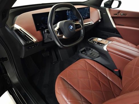 Used 2023 BMW iX xDrive50 w/ Premium Package image 20