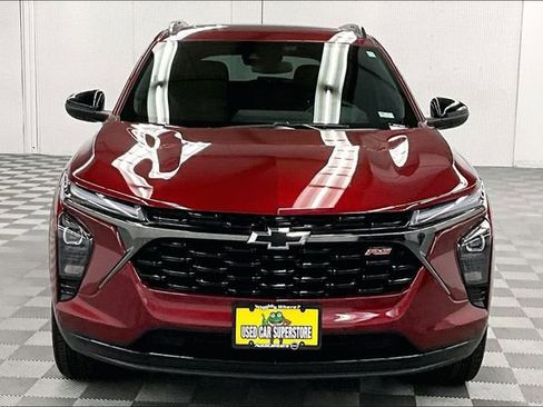 Used 2024 Chevrolet Trax RS w/ Sunroof Package image 4