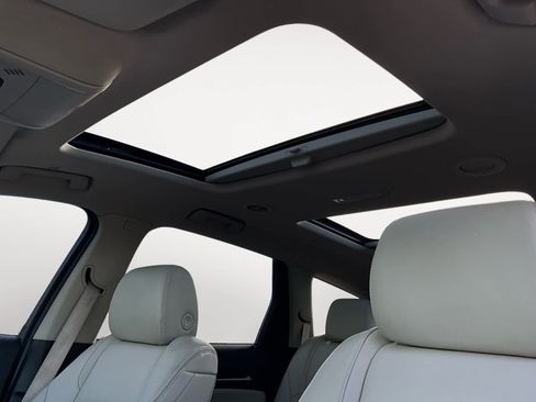 Used 2020 Buick Enclave Premium w/ Sun and Sites Package image 22