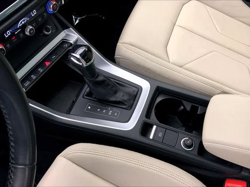 Used 2020 Audi Q3 2.0T Premium w/ Convenience Package image 17