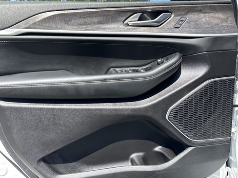 Used 2026 Jeep Grand Cherokee Limited Reserve image 13