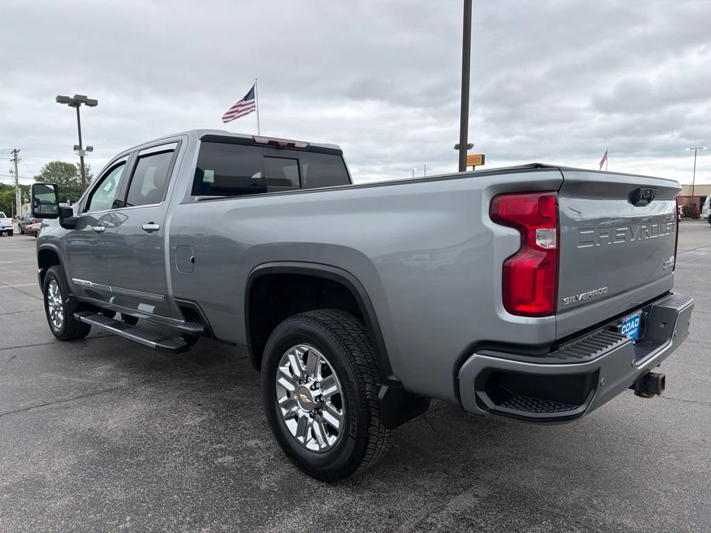 Used 2024 Chevrolet Silverado 3500 High Country w/ High Country Premium Package AWD/4WD image 5