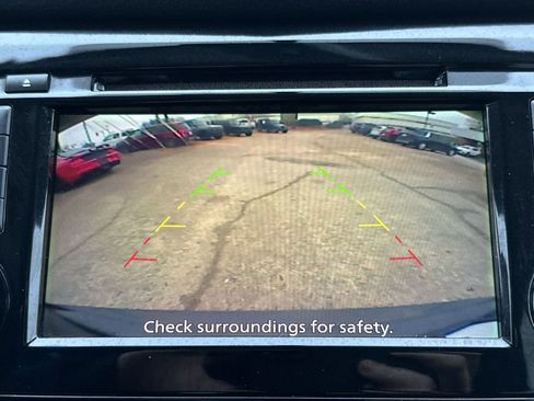 Used 2018 Nissan Rogue SV image 17