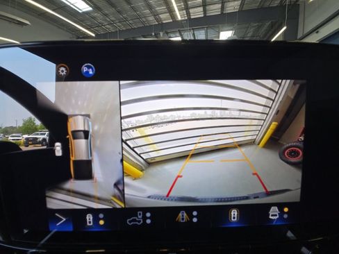 Certified 2024 Chevrolet Colorado Trail Boss w/ Technology Package AWD/4WD image 16