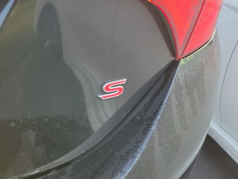 Used 2014 Toyota Corolla S FWD image 17