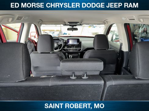 Used 2024 Nissan Pathfinder SV FWD image 40