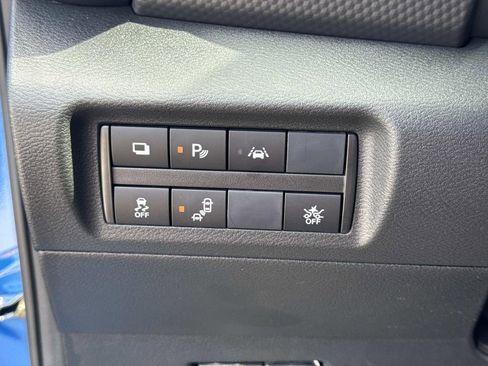 Certified 2025 Nissan Kicks Play S image 28