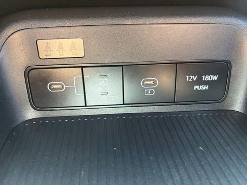 Used 2025 Hyundai Kona SEL AWD/4WD image 28