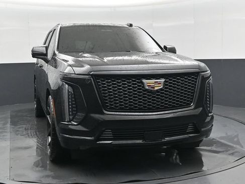 Used 2025 Cadillac Escalade Sport w/ Touring Package AWD/4WD image 31
