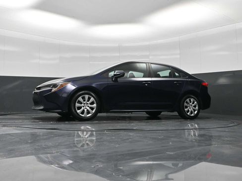 Used 2021 Toyota Corolla LE image 21