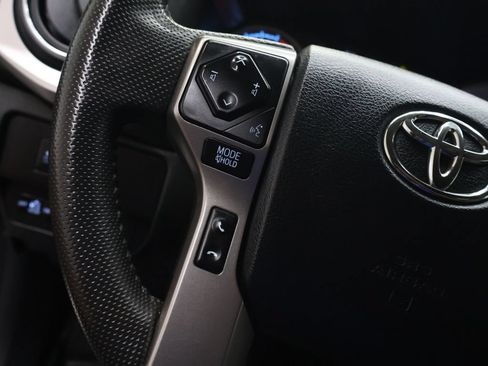 Used 2020 Toyota Tacoma SR5 AWD/4WD image 19