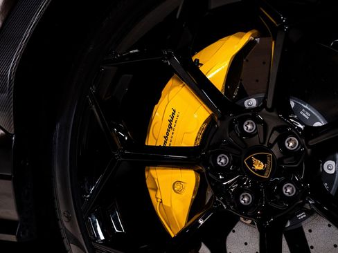 Used 2023 Lamborghini Urus Performante image 23