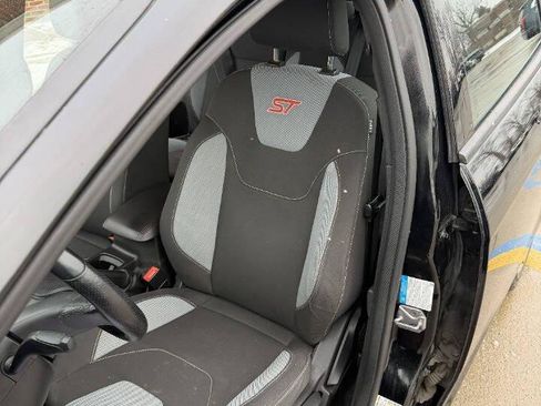 Used 2017 Ford Focus ST image 25