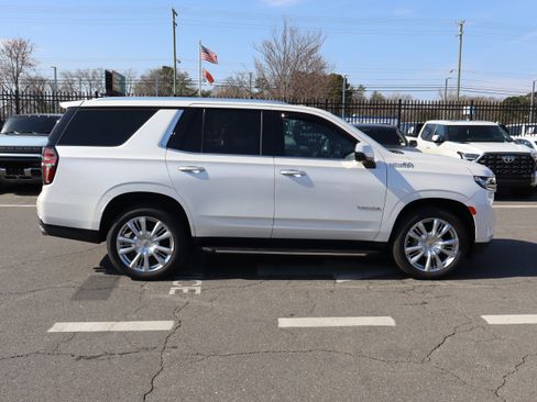 Used 2022 Chevrolet Tahoe High Country AWD/4WD image 11