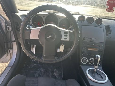 Used 2004 Nissan 350Z Enthusiast image 9
