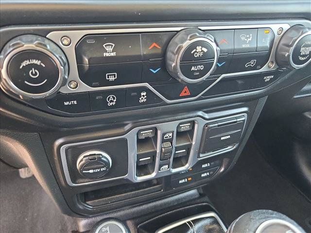 Used 2018 Jeep Wrangler Unlimited Sahara AWD/4WD image 13