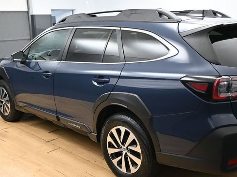Used 2023 Subaru Outback Premium AWD/4WD image 43