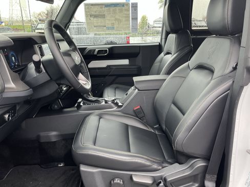 New 2025 Ford Bronco Badlands AWD/4WD image 7