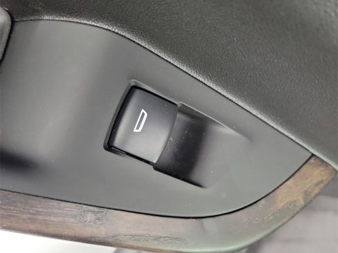 Used 2022 GMC Acadia Denali w/ Denali Ultimate Package image 13