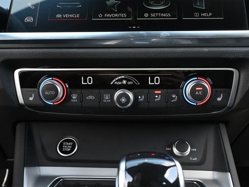 Certified 2025 Audi Q3 2.0T Premium Plus w/ Premium Plus Package image 12