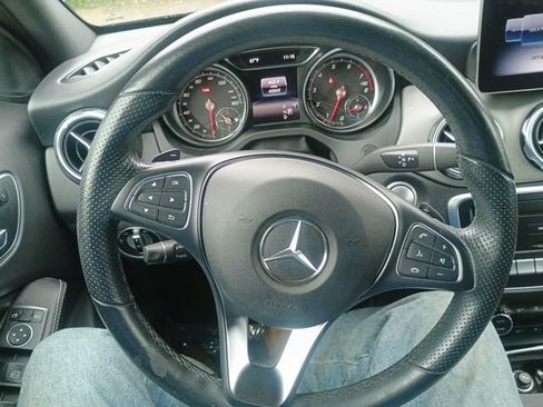 Used 2020 Mercedes-Benz GLA 250 4MATIC image 26