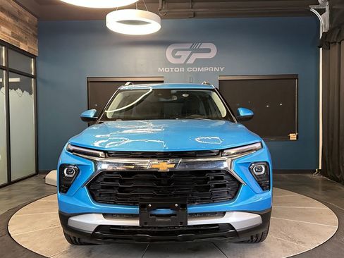 Used 2025 Chevrolet TrailBlazer LT w/ Convenience Package AWD/4WD image 8