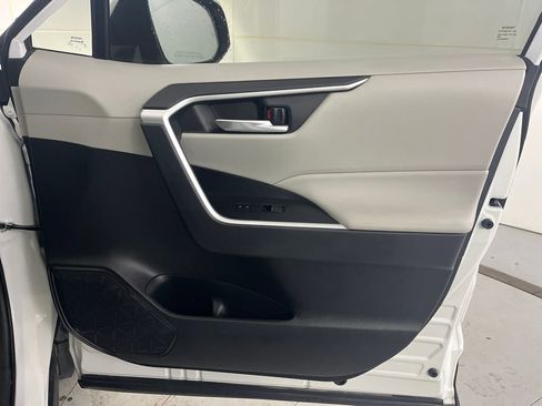 Used 2023 Toyota RAV4 XLE image 30