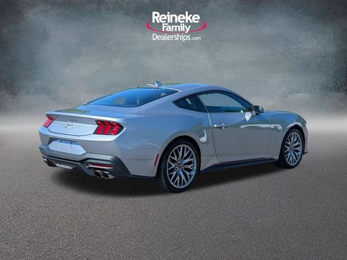 Used 2025 Ford Mustang GT Premium RWD image 5