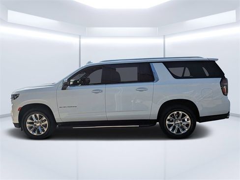 Used 2021 Chevrolet Suburban Premier w/ Premium Package image 7