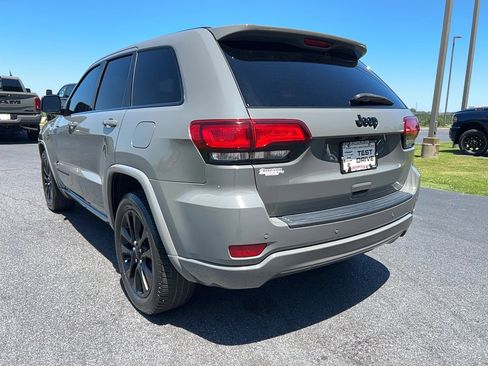 Used 2019 Jeep Grand Cherokee Altitude RWD image 7