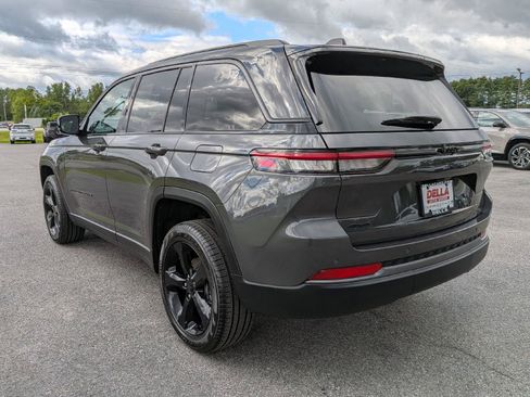 Used 2026 Jeep Grand Cherokee Limited w/ Limited Altitude Package AWD/4WD image 8