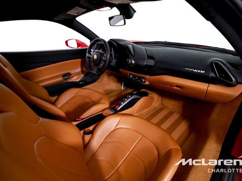 Used 2018 Ferrari 488 GTB RWD image 20