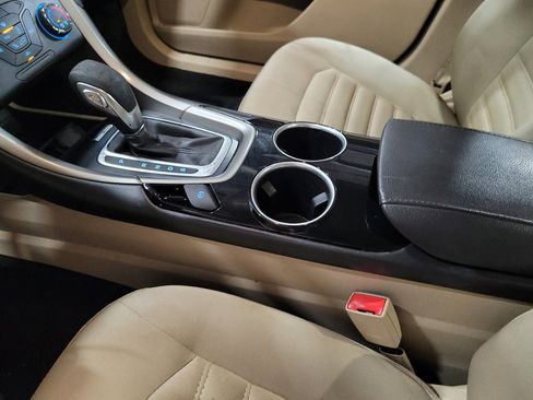 Used 2014 Ford Fusion SE FWD image 26