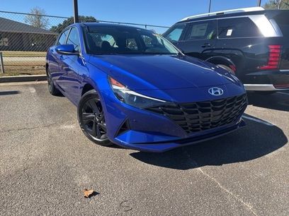 Used 2023 Hyundai Elantra SEL w/ Preferred Accessory Package