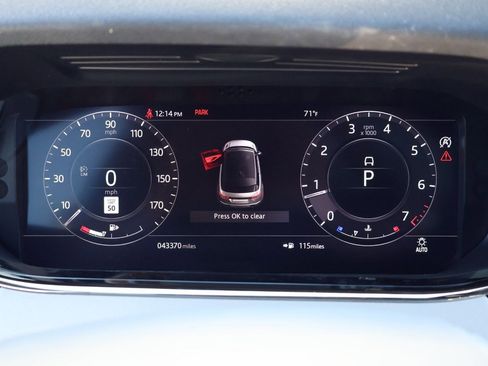 Used 2020 Land Rover Range Rover Evoque First Edition image 16