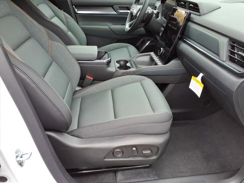 New 2026 GMC Terrain AT4 w/ Convenience Package III image 9