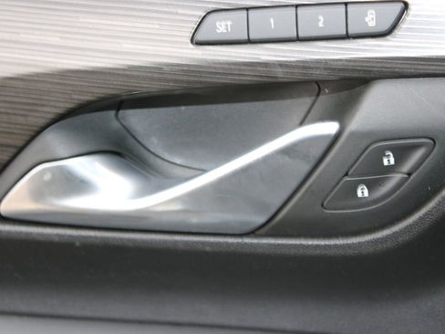 Used 2024 GMC Terrain SLT image 23