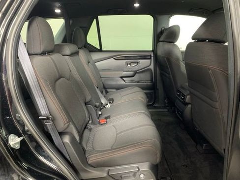Used 2025 Honda Pilot Sport image 24
