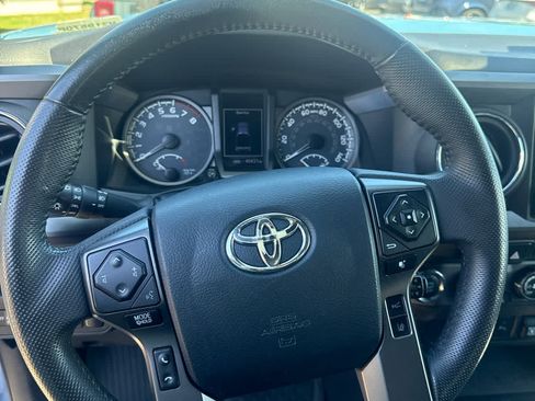 Used 2019 Toyota Tacoma TRD Off-Road AWD/4WD image 13
