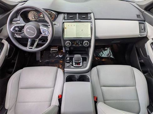 Certified 2024 Jaguar E-PACE R-Dynamic SE AWD/4WD image 18