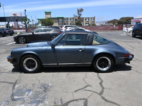 Used 1987 Porsche 911 Carrera RWD image 4
