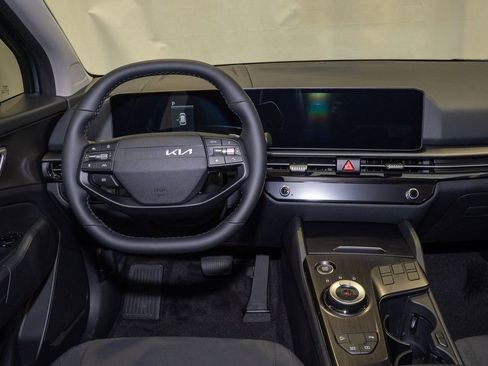 New 2026 Kia Sportage LX image 7