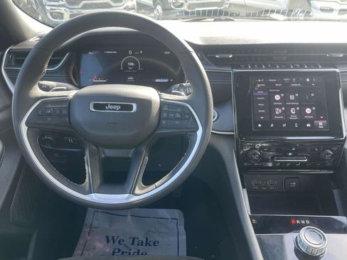 Certified 2025 Jeep Grand Cherokee Altitude image 21